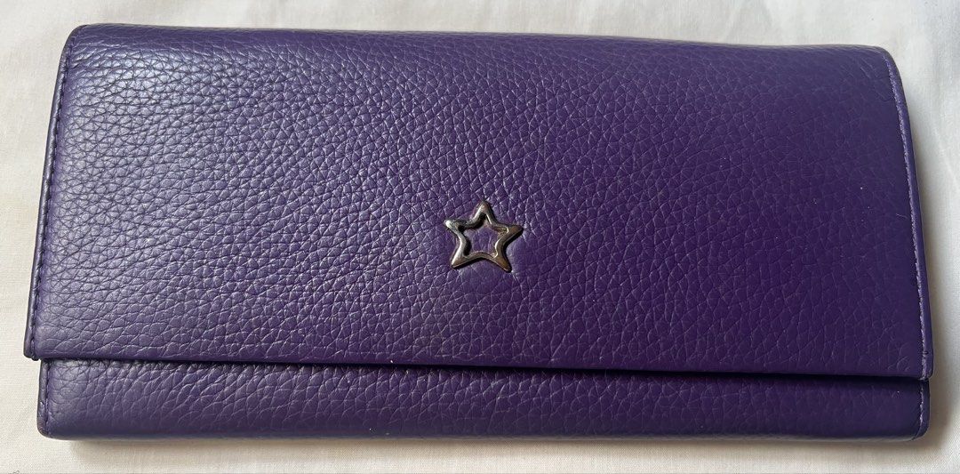 Pabder Leather Wallet (Category: Wallets & Card holders) located in Baguio. Submitted by destashglam (Listing ID 1464780640, Image 1). Description: Genuine leather 6 cards slot Coin compartment 4 bill compartment .