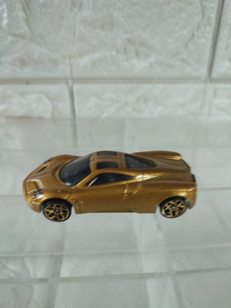 Pagani huayra loose hotwheels (Category: Vehicle & Diecast Models) located in Narvacan. Submitted by jigger85 (Listing ID 1464778081, Image 1). Description: mint loc. ilocos sur ship thru JNT and LBC.