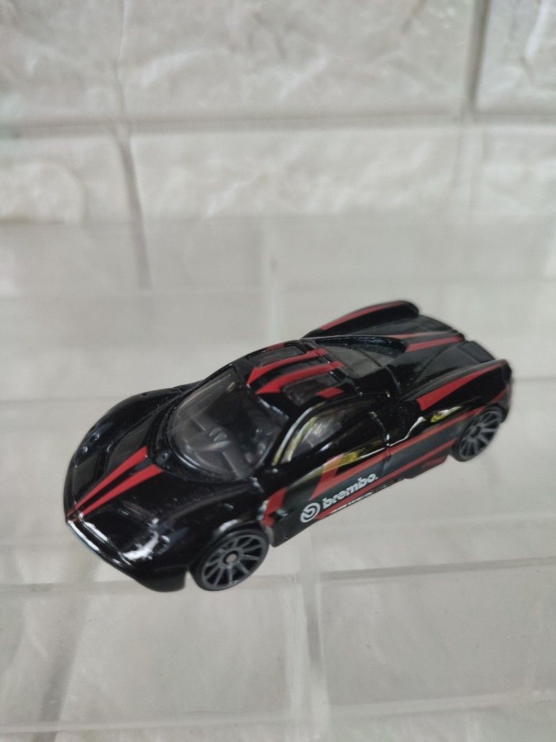 Pagani huayra loose hotwheels (Category: Vehicle & Diecast Models) located in Narvacan. Submitted by jigger85 (Listing ID 1464778819, Image 2). Description: mint loc. ilocos sur ship thru JNT and LBC.