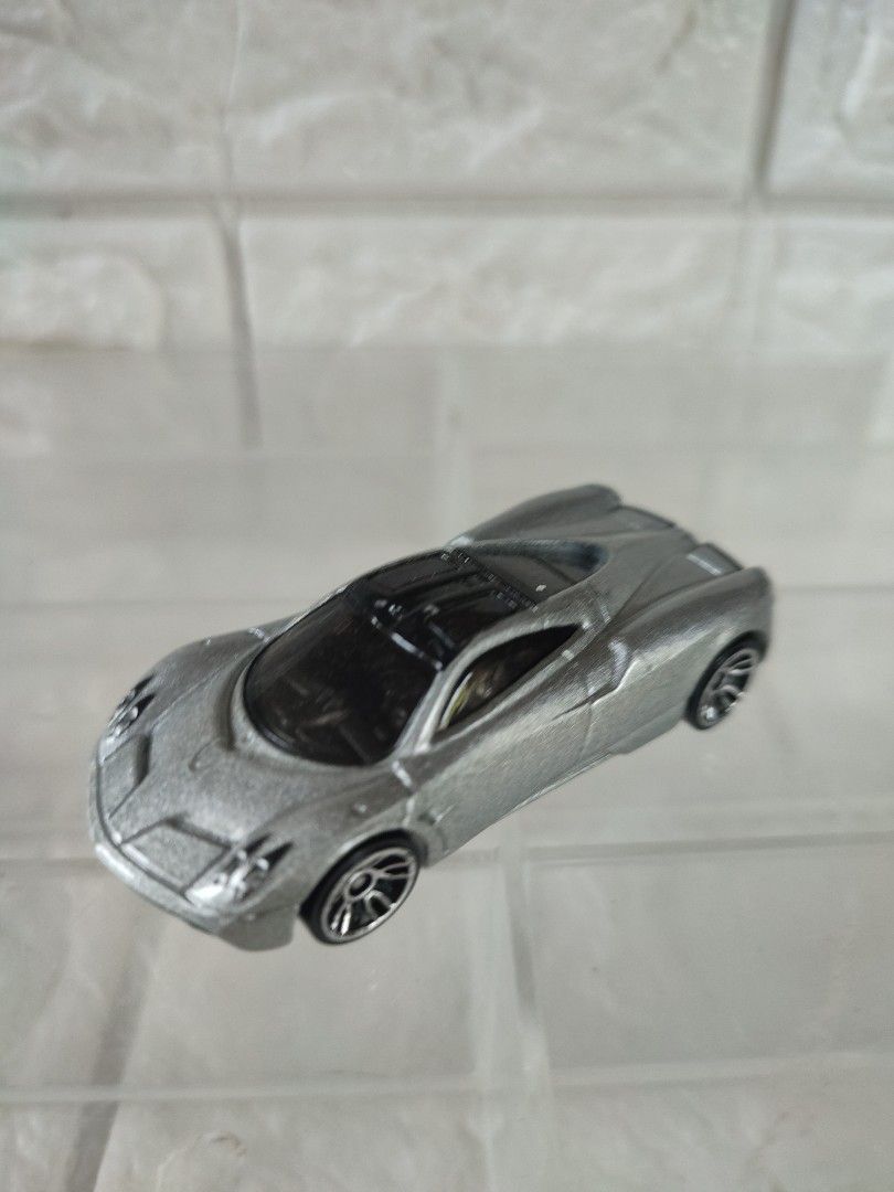 Pagani huayra loose hotwheels (Category: Vehicle & Diecast Models) located in Narvacan. Submitted by jigger85 (Listing ID 1464779406, Image 2). Description: mint loc. ilocos sur ship thru JNT and LBC.