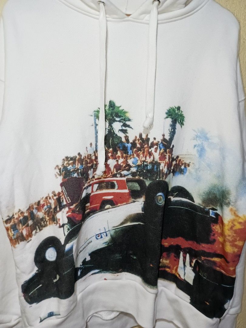 Palm Angels x Gucci (Category: Activewear) located in San Pablo. Submitted by thriftyjd (Listing ID 1464877219, Image 2). Description: Dimes: L27 x W25 Condition/color rate: 9/10 Issue: missing necktag only.