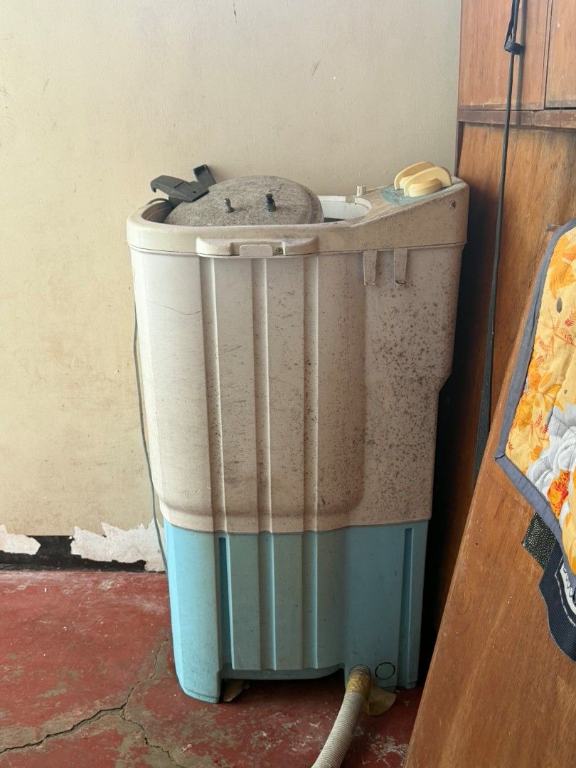 Panasonic Semi automatic (Category: Washing Machines and Dryers) located in Manila. Submitted by dseshopdreamshine (Listing ID 1464918934, Image 1). Description: -Still Working 100% -Need linisan -No Spin dryer basket For pick up only. Rfs: nagbabawas ng gamiit ❣️Taytay rizal.