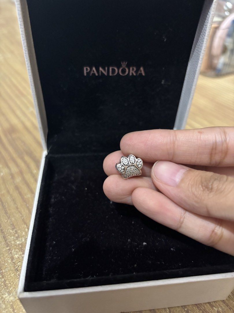 Pandora Charms - Pig & Heart (Category: Charms) located in Manila. Submitted by shopmik4scloset (Listing ID 1464837785, Image 2). Description: Hi 👋🏽 Yes, it’s available :) Authentic & No issues NOT A SET Paw: NOT AVAIL U+me: P1,600 Pig: 1,300 (3,758) Take note of the original prices before lowballing ! These r already priced generously for their authenticity and condition 🩷 📍: Sampaloc Manila 🚚: Lalamove or J&T 💵: Gcash or Bank Transfer.
