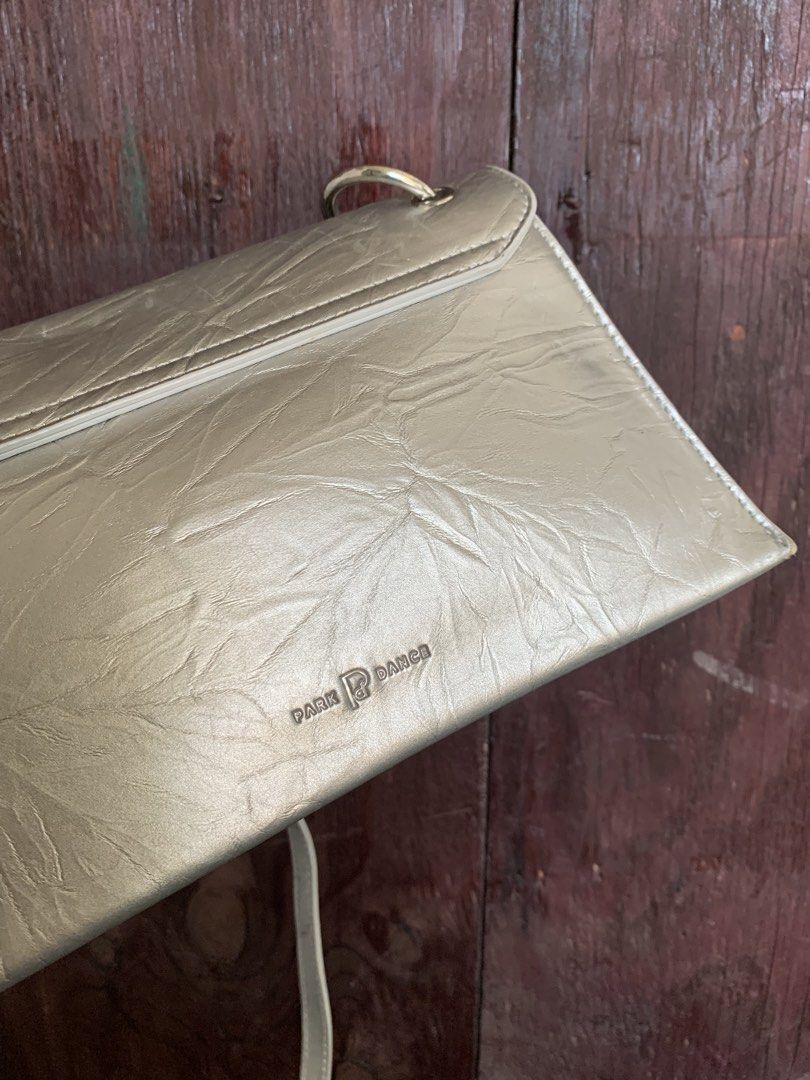 park dance crossbody (Category: Cross-body Bags) located in General Santos City (Dadiangas). Submitted by sarathrift (Listing ID 1464861702, Image 3). Description: Like new no flaw .