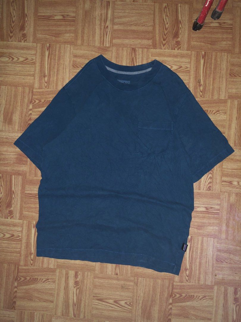 Patagonia pocket t shirt (Category: Tshirts & Polo Shirts ) located in Manila. Submitted by cristianm._hawk (Listing ID 1464883449, Image 1). Description: Patagonia pocket t shirt Color: teal blue Color rate: 9/10 Single stitching 100% cotton Complete tags Issue: None. Need wash only Dimes: ( M on tag ) W: 21 L: 28 Note: Color may vary due to lightning. Please manage your expectation Price is negotiable. Ganda nito sa personal mga sir🔥🔥 Pm sa i