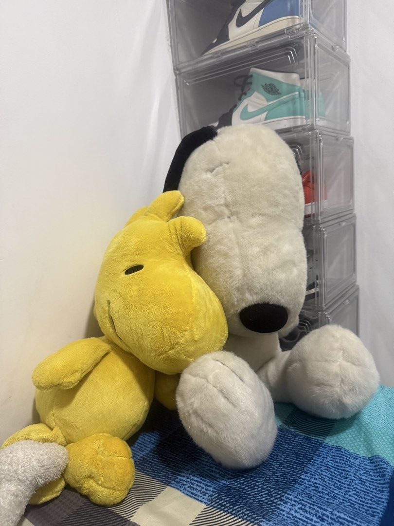Peanuts Snoopy and Woodstock Plush Set (Category: Plushies & Soft Toys) located in Manila. Submitted by riyhun (Listing ID 1464967753, Image 1). Description: - Authentic Snoopy & Woodstock plush set - Size: Large, sitting together nicely - Material: Soft white fur (Snoopy) and bright yellow (Woodstock) - Condition: Clean fabric, fluffy and well-maintained filling - Ideal for: Snoopy collectors, gifts, or cute room decor.