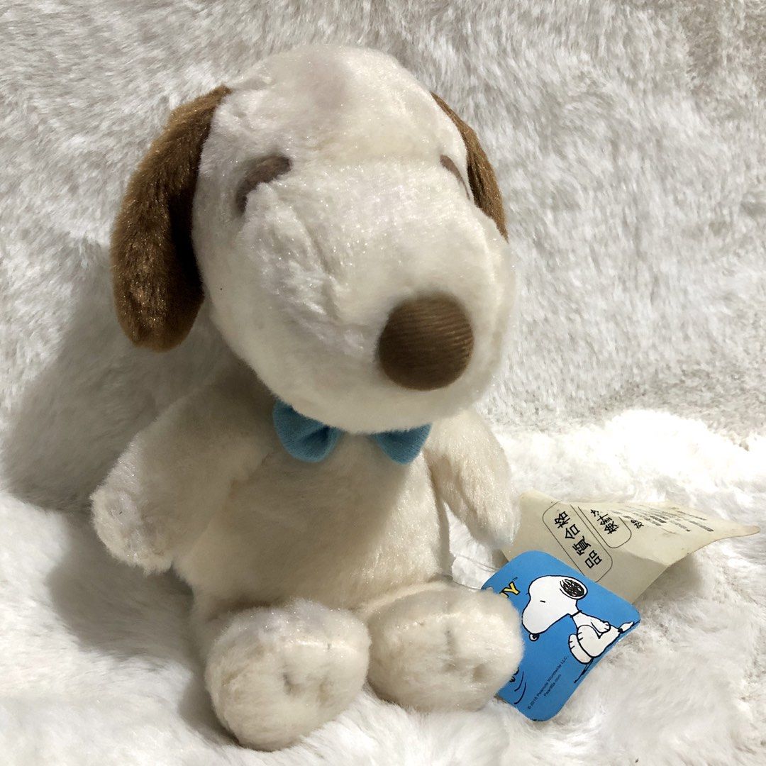 Peanuts Snoopy Plush Toy (Category: Infant Playtime) located in Quezon City. Submitted by kitsune.treasures (Listing ID 1464925762, Image 1). Description: *First to pay policy! *1 day reservation only. Failure to pay on time, auto cancel. 📍Quezon City * MOD: J&T | Lalamove * MOP: GCASH | BPI 📦ON HAND AND READY TO SHIP! CONDITION: WHAT YOU SEE IS WHAT YOU GET. Dimensions: Kindly check the photos for the actual measurements. Please check all the 