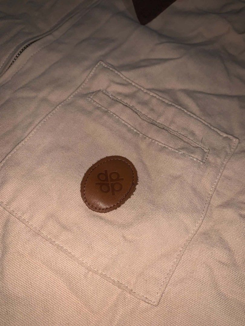 Penshoppe Jacket (Category: Coats, Jackets and Outerwear) located in Paranaque City. Submitted by ano_tara7 (Listing ID 1464929265, Image 3). Description: Size Medium dimes: 27×21 No issue.