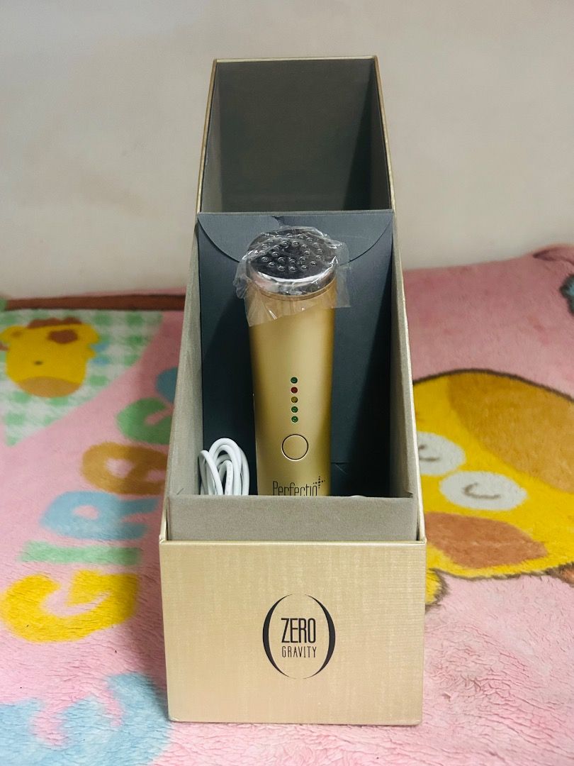 📌Perfectio Zero Gravity Limited Edition (Category: Face Care) located in Caloocan City. Submitted by erika_06 (Listing ID 1464887011, Image 3). Description: Product Condition: Only used once ✨ Why You’ll Love It: ✔ Reduces wrinkles and fine lines – proven red light therapy technology ✔ Boosts collagen production – restores skin’s natural elasticity ✔ Evens skin tone – for a healthy, glowing complexion ✔ Professional-grade treatment – the same de