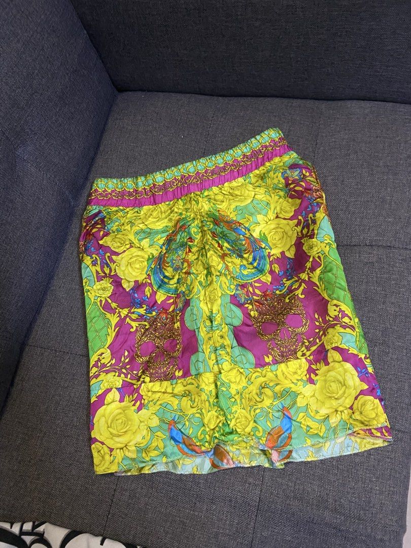 Philip plien Floral skull short (Category: Luxury Apparel) located in Caloocan City. Submitted by luxurymurayta888 (Listing ID 1464855155, Image 2). Description: size 29-30.