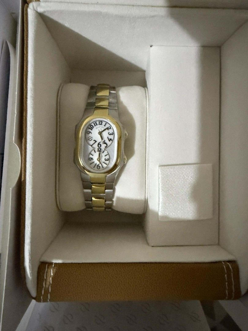 Philip Stein Dual Time Two-Tone Watch (Category: Women's Watches) located in Manila. Submitted by hansiekun (Listing ID 1464925719, Image 2). Description: SELLING WATCH‼️ PHILIP STEIN SIGNATURE WHT GOLD L Never been used or worn You can check it before you pay. Meet up around Pasig Selling it for only : 38k.