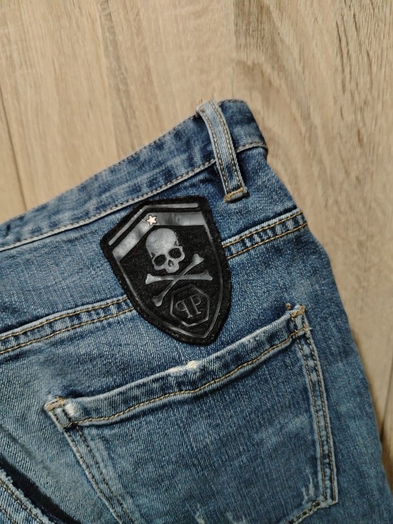 Philipp Plein Denim Shorts (Category: Shorts) located in Plaridel. Submitted by orfdnix (Listing ID 1464924438, Image 3). Description: *PHILIPP PLEIN cut-off short Waist: 30 Length: 17.5 Excellent Condition 499 + sf Loc: bulacan.