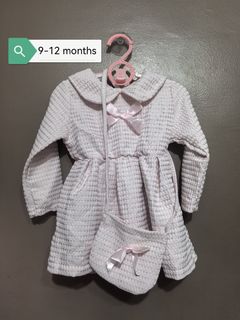 (Category: ) located in . Submitted by emmafashionera (Listing ID 1464909103, Image 1). Description: .