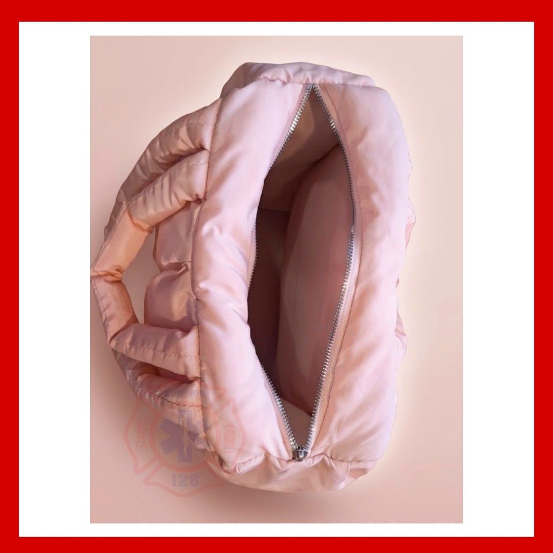 Pink Puffer Cloud Tote Bag Soft Padded Everyday Bag (Category: Tote Bags) located in Quezon City. Submitted by artegiftshop (Listing ID 1464822913, Image 2). Description: ☁️✨ Meet the Puffer Cloud Tote! ✨ Soft, lightweight, stylish, and perfect for everyday use! 💕 Whether you’re heading to work, running errands, or enjoying a coffee date, this trendy tote has you covered. ☕🌷 🎀 Color: Soft Powder Pink 👜 Dual straps – carry it your way 🔒 Top-z