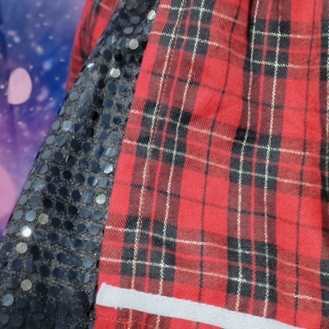 Plaid gingham red skirt (Category: Skirts) located in Pateros City. Submitted by soshifem (Listing ID 1464953529, Image 2). Description: size s-m.
