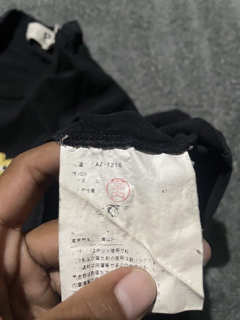 Play (Category: Tshirts & Polo Shirts ) located in Iloilo. Submitted by sweaythrift (Listing ID 1464919174, Image 3). Description: Cdg Play Gold Heart Dimension 20x25.5 Color rate 9.5/10 Excellent condition Can do vouch via blue app for safety transactions .