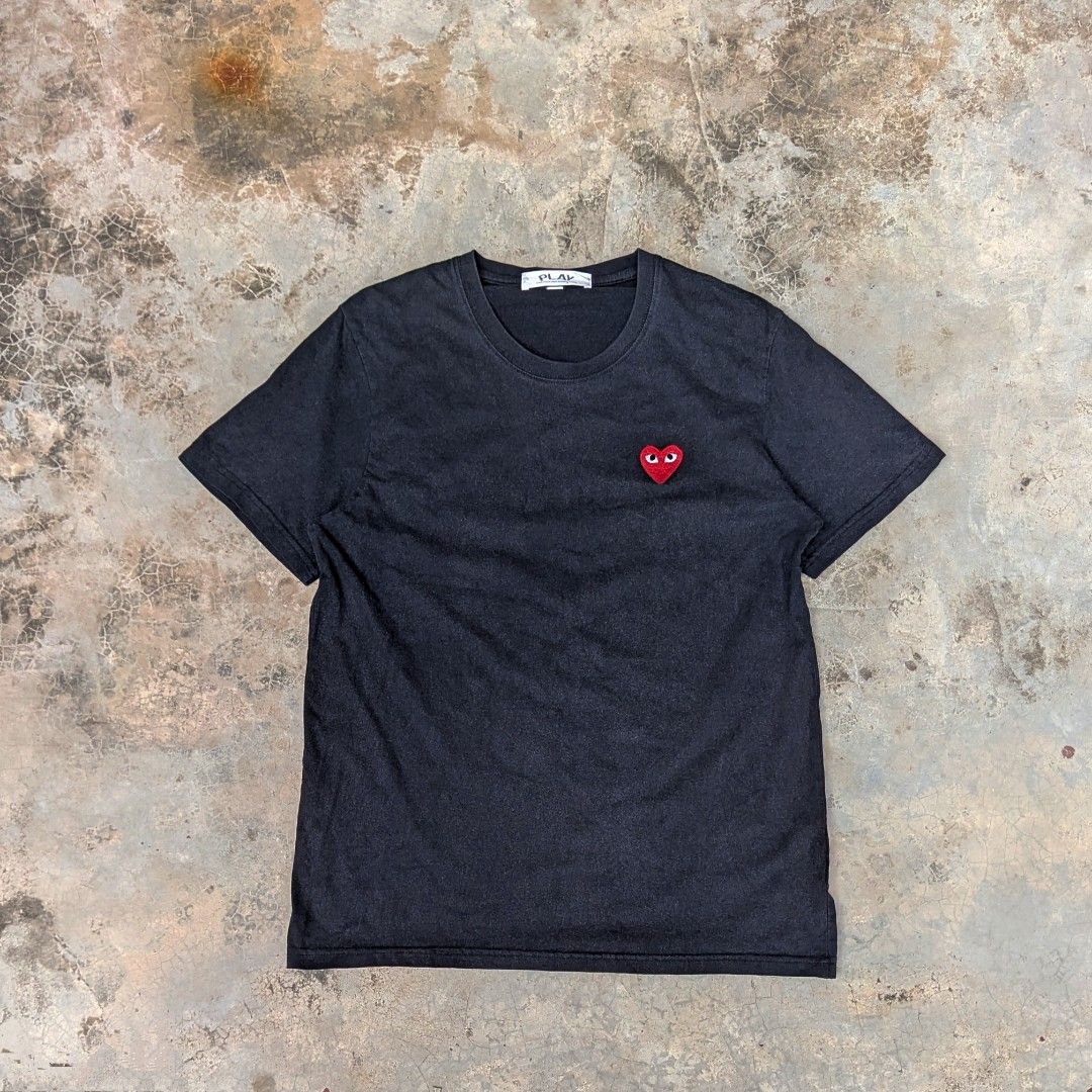 Play cdg (off) (Category: Tshirts & Polo Shirts ) located in Ozamiz City. Submitted by drithrft (Listing ID 1464877628, Image 1). Description: Dimensions (inches) Width - 19.5 Length - 26 Condition - 9/10 Issue - none Color Rate - 8.5/10.