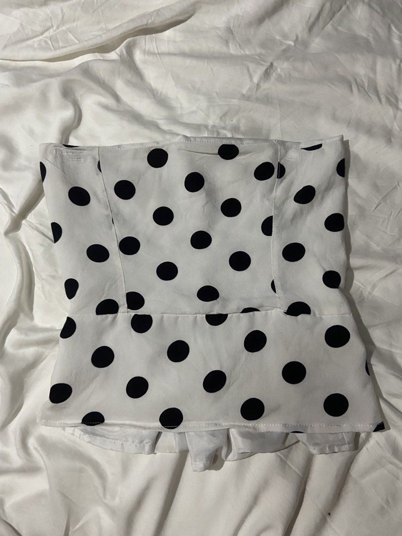 Polka Dot Tube (Category: Others Tops) located in Pasig City. Submitted by aeclosetco (Listing ID 1464931133, Image 1). Description: Location: Santolan Pasig City Mode of Payment - Gcash Notes: - Shipping fee is to be shouldered by the customer. Rules: - No Downpayment = No Reservation - Payment First - No COD - No cancellation once the order is confirmed - All Bogus/Joyjoy miner will be posted.