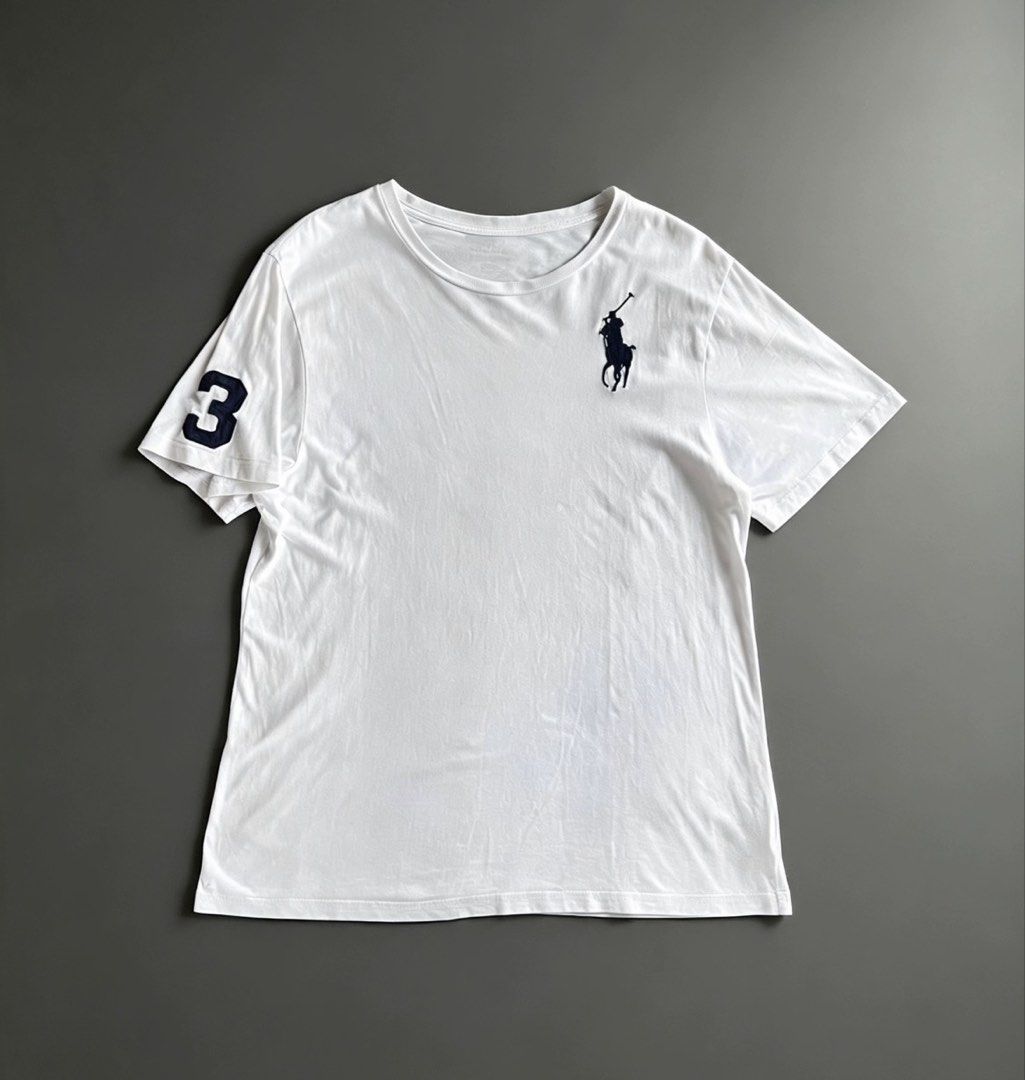 Polo 3 (Category: Tshirts & Polo Shirts ) located in Manila. Submitted by lardo.599 (Listing ID 1464921914, Image 1). Description: Issue pinhol last pic Condition 9.6/10 Color rate 9.8/10 Dimes 21x28.