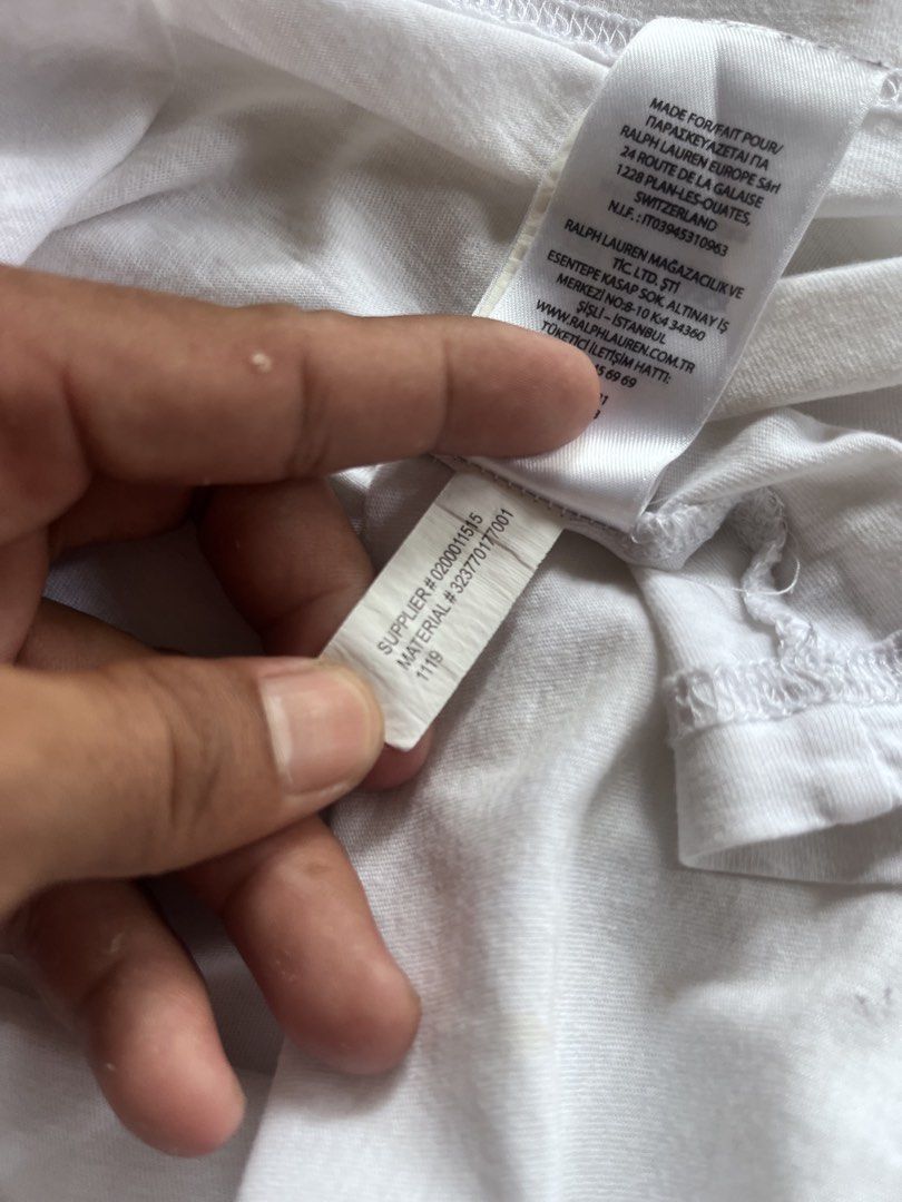 Polo 3 (Category: Tshirts & Polo Shirts ) located in Manila. Submitted by lardo.599 (Listing ID 1464921914, Image 3). Description: Issue pinhol last pic Condition 9.6/10 Color rate 9.8/10 Dimes 21x28.