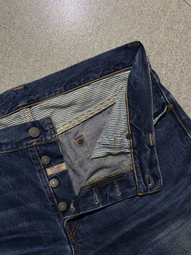 Polo Ralph Lauren Varick Slim Straight (Category: Jeans) located in Talisay. Submitted by re_sell01 (Listing ID 1464907152, Image 3). Description: Polo Ralph Lauren Varick Slim Straight Size W32 L32 Waistline 35” Length 43.5” Leg Opening 7.5” Non Stretch Chain Stitch Excellent Condition.