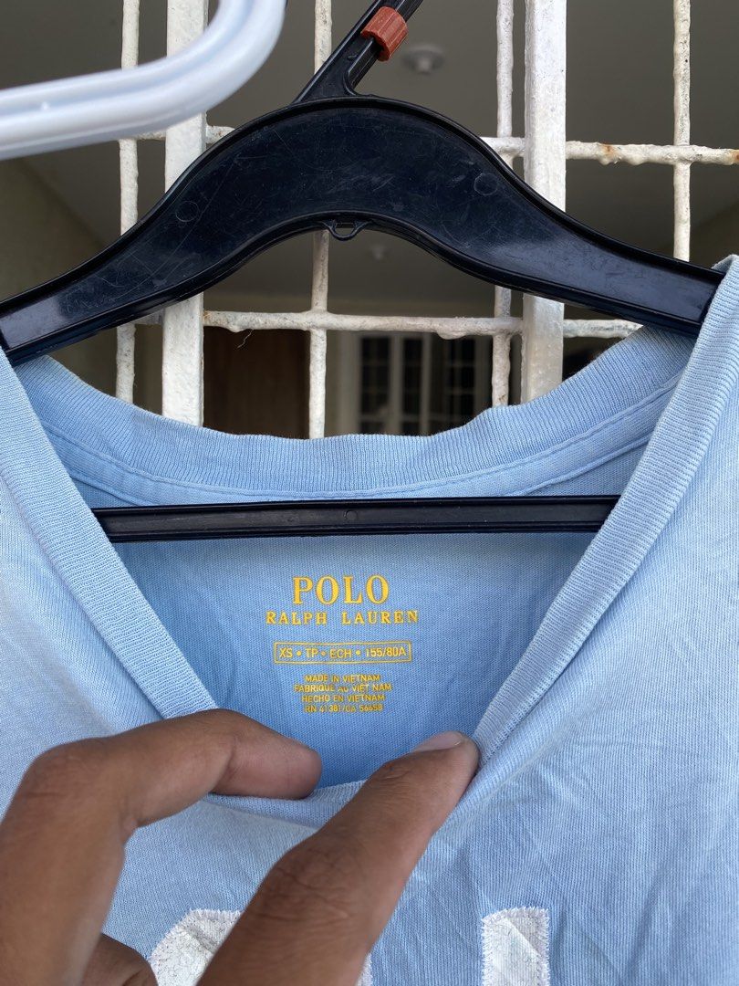 Polo top (Category: Activewear) located in Las Pinas. Submitted by mark2k05 (Listing ID 1464868192, Image 2). Description: .