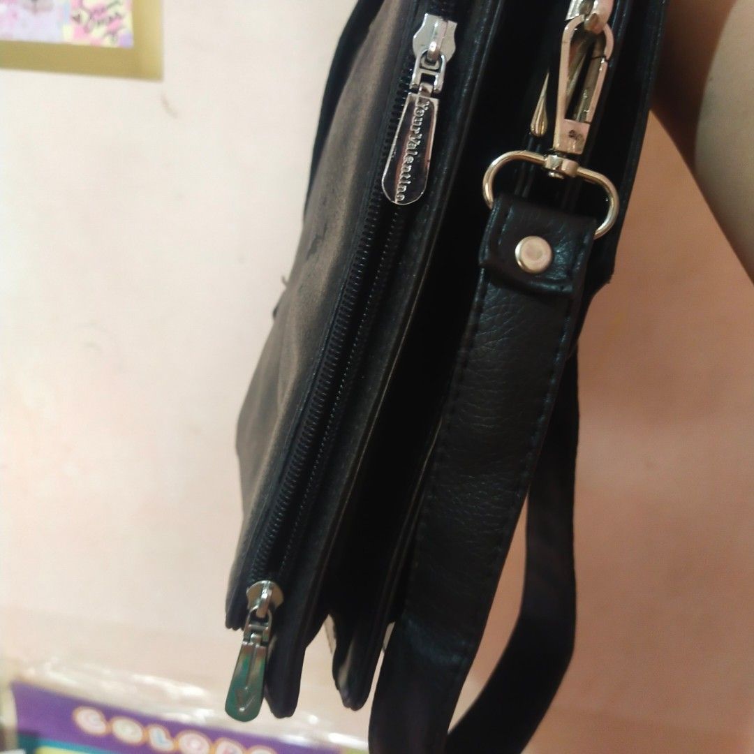 Positive brand; sling bag; leather (Category: Sling Bags) located in Manila. Submitted by dei03_diz (Listing ID 1464938278, Image 3). Description: .