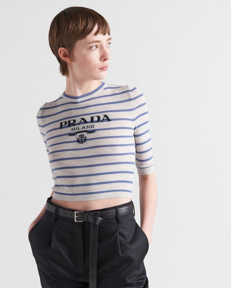 Prada authentic (Category: Luxury Apparel) located in Manila. Submitted by freshfindresale (Listing ID 1464802496, Image 1). Description: Medium Like new No flaws.
