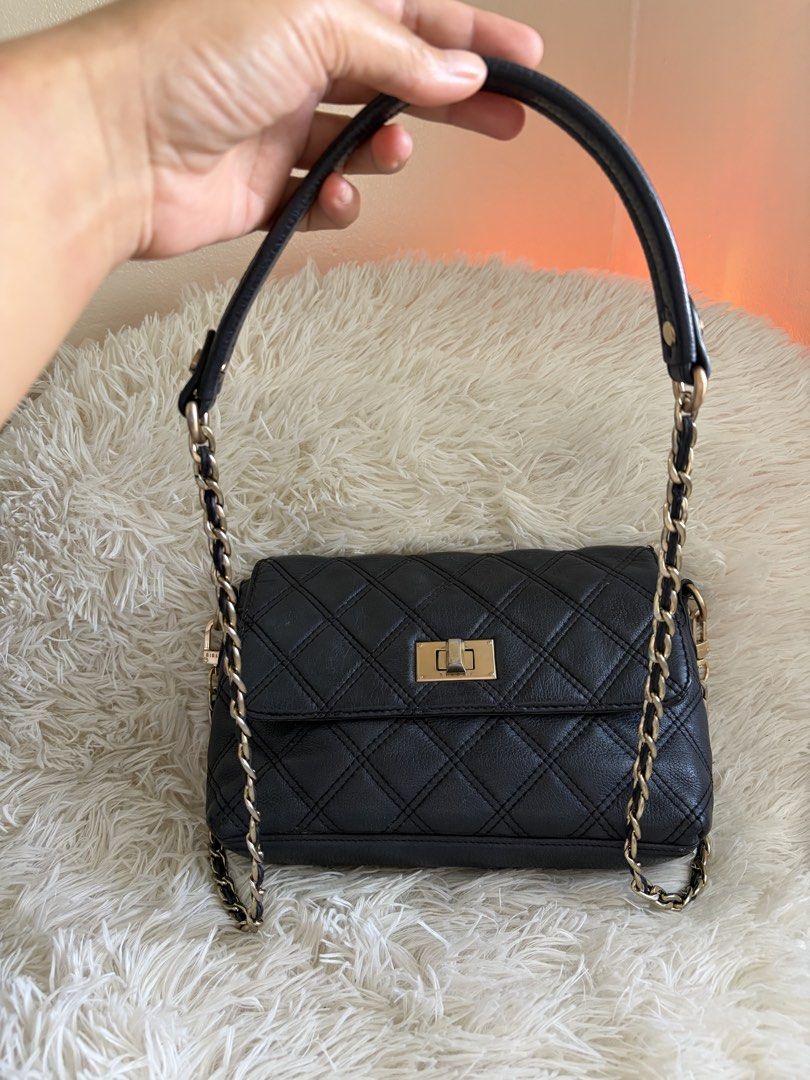 Preloved Sisley Sling bag (Category: Cross-body Bags) located in General Mariano Alvarez. Submitted by maxiscollections (Listing ID 1464779758, Image 1). Description: Preloved Sisley Sling bag Leather body Chain strap .
