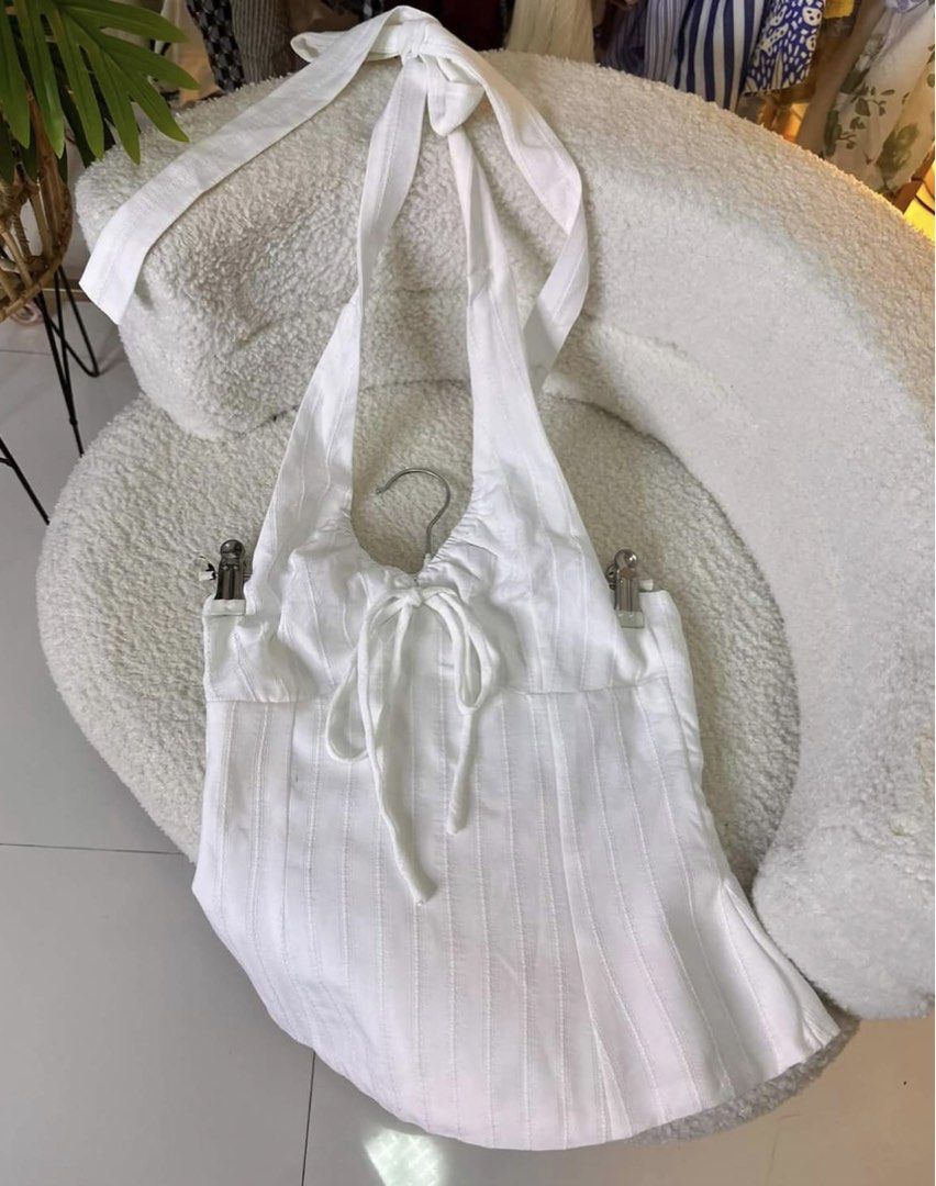 PRETTY TOP (Category: Sleeveless) located in Davao. Submitted by kalipayweaves (Listing ID 1464780013, Image 1). Description: xs s.