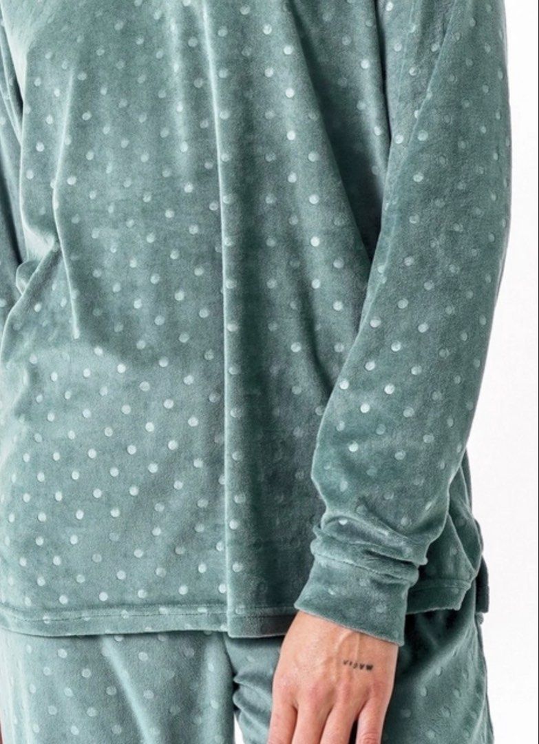 PRIMARK Sleepwear Set (Category: Sets or Coordinates) located in Paranaque City. Submitted by famsale2016 (Listing ID 1464772106, Image 3). Description: Bnew with tags ✨ Size S but runs big, can fit up to XL Curl up on the couch in this soft-to-touch sleep set! Top has an all over spotted pattern, long sleeves and crew neckline. The matching long pants have an elasticated waistband and cuffed ankles..