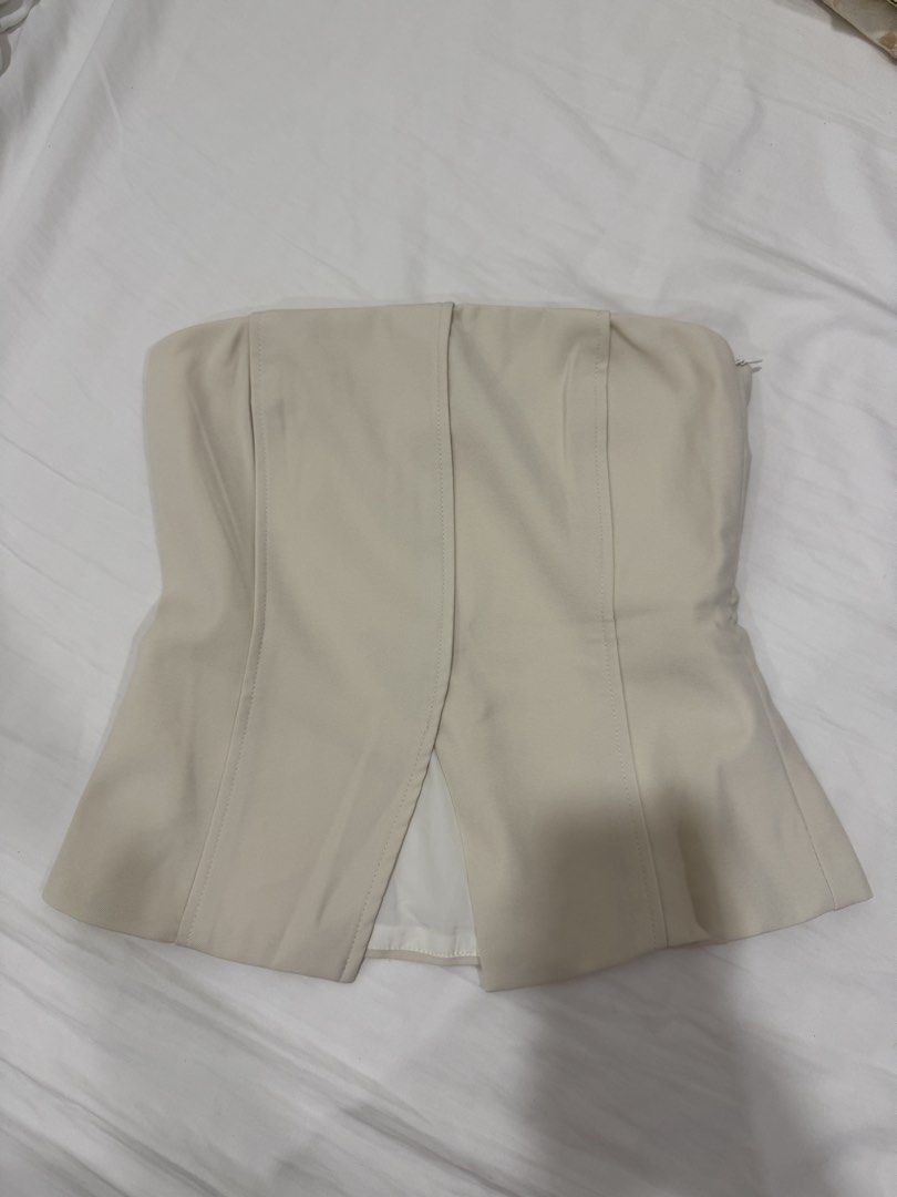 Princess Polly beige tube top US2 (Category: Others Tops) located in Makati City. Submitted by bargainwaves (Listing ID 1464929821, Image 1). Description: .