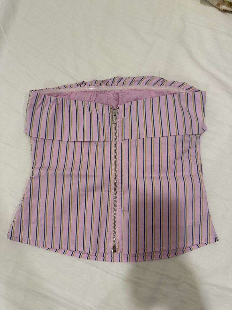Princess Polly pink stripes top US2 (Category: Others Tops) located in Makati City. Submitted by bargainwaves (Listing ID 1464929630, Image 3). Description: .