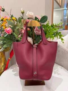 (Category: ) located in . Submitted by luxshare_preloved_ (Listing ID 1464874154, Image 1). Description: .