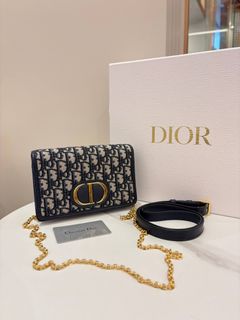 (Category: ) located in . Submitted by luxshare_preloved_ (Listing ID 1464874028, Image 1). Description: .