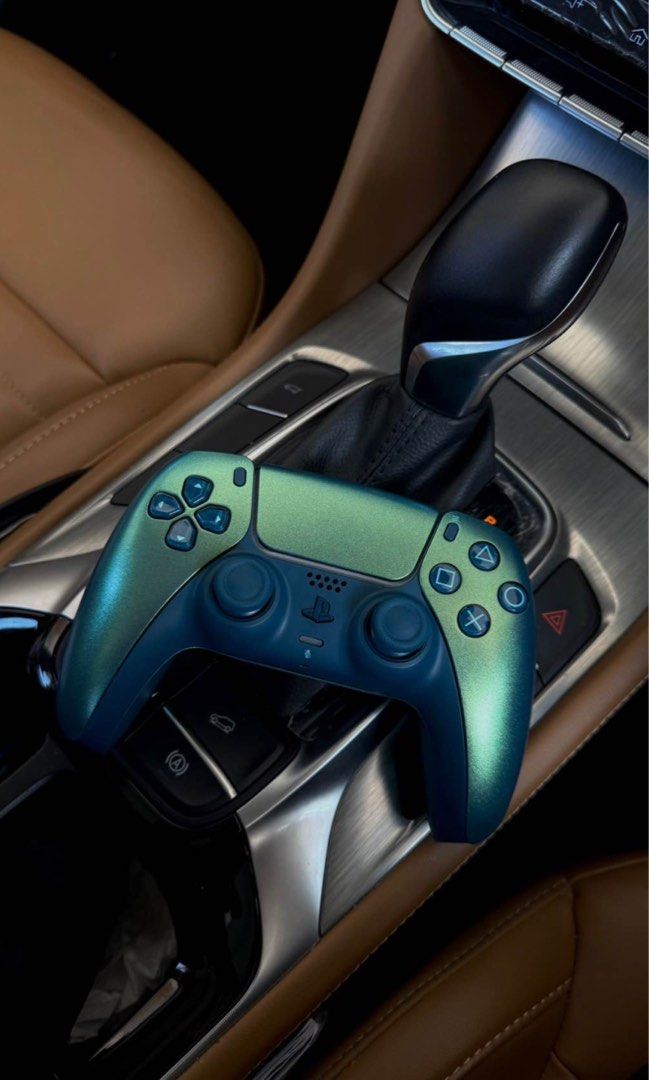 PS5 CONTROLLER (Category: PlayStation) located in Kuala Lumpur. Submitted by cyznsupply (Listing ID 1464842231, Image 2). Description: CONTROLLER PS5 FOR SALE GREEN FROGSKIN No fault At All Pm me .