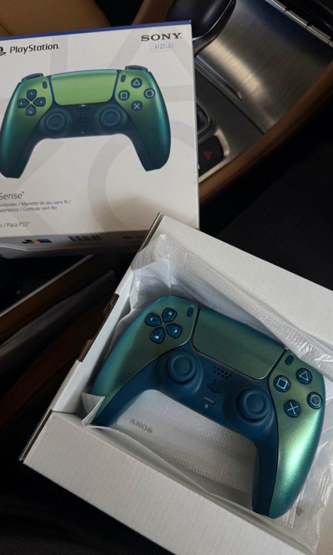 PS5 CONTROLLER (Category: PlayStation) located in Kuala Lumpur. Submitted by cyznsupply (Listing ID 1464842231, Image 1). Description: CONTROLLER PS5 FOR SALE GREEN FROGSKIN No fault At All Pm me .