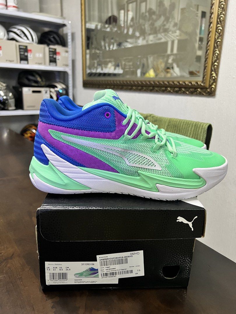Puma Dagger Green Glimer (Category: Sneakers) located in Cainta. Submitted by superjustynzone (Listing ID 1464797586, Image 1). Description: Puma Dagger Green Glimer - Complete with box - Size 8.5 US Mens - Used 2-3 Times Location: Cainta Rizal Greenpark Village - Available for delivery/pickups - Pm for more pictures.