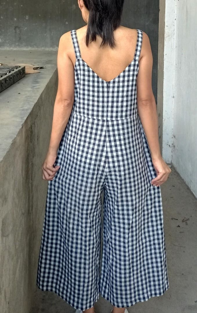 Quality gingham checkered jumpsuit (Category: Jumpsuits) located in Davao. Submitted by irisrazona16792 (Listing ID 1464787727, Image 2). Description: Wd side pocket Zipper at the back Cotton Bust 36 Waist up 30 Hips 36 L 47 mall quality.