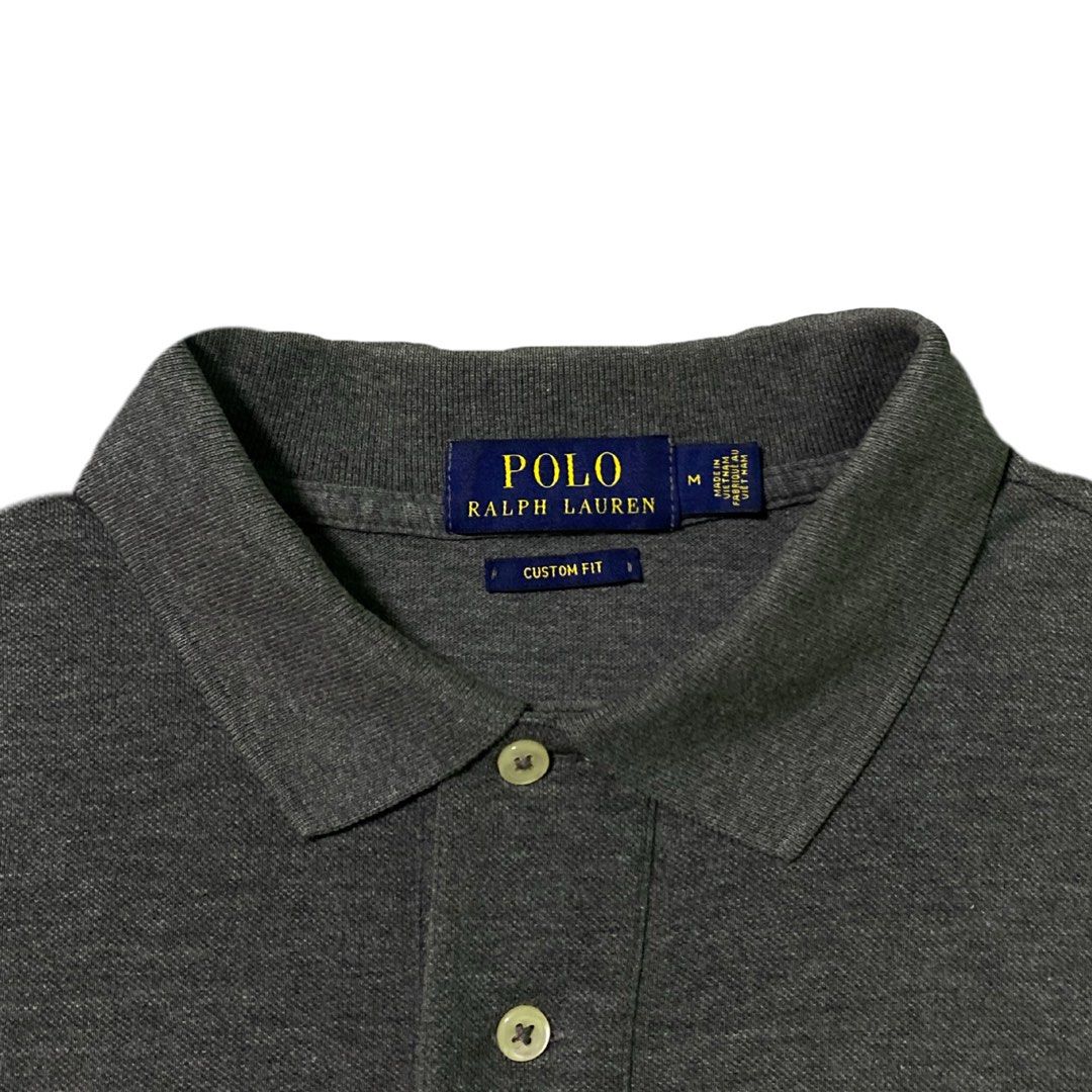 Ralph lauren dark gray small pony (Category: Tshirts & Polo Shirts ) located in Las Pinas. Submitted by wayne_heats (Listing ID 1464924622, Image 3). Description: 21 x 28 color rate: 10/10 condition: like new flaw: slits .