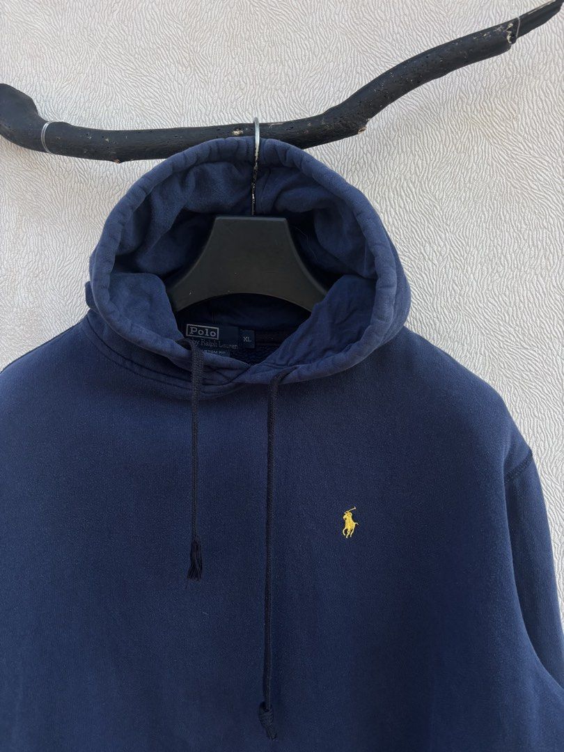Ralph Lauren Hoodie (Category: Coats, Jackets and Outerwear) located in Baybay. Submitted by thrift.ed2023 (Listing ID 1464794080, Image 2). Description: Ralph Lauren Hoodie Large 25x26 No Issue Good as New .