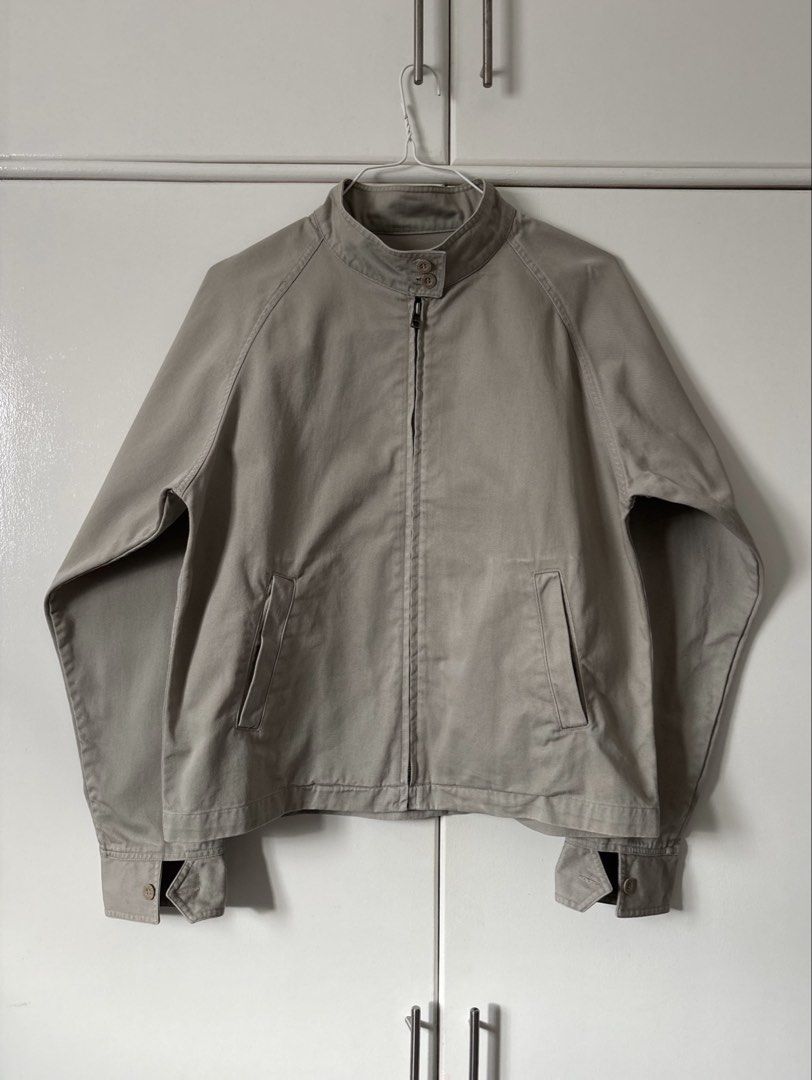 RALPH LAUREN VINTAGE 90s CANVAS JACKET (Category: Coats, Jackets and Outerwear) located in Bulacan. Submitted by kennyfindss (Listing ID 1464925497, Image 3). Description: Size on Tag: Large — can fit Medium W: 21.5–22” L: 25” Condition: Pristine / Like New Decade : 1990s Fabric/Material : Cotton Jacket style : Canvas Sourced from: USA Stock code: MECOUT94726V DM TO PURCHASE.
