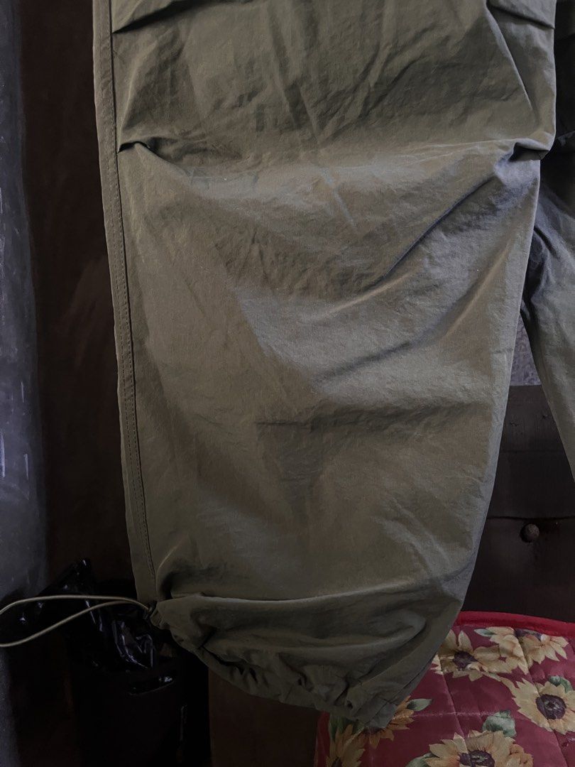 Random Military Parachute Baggy Pants (Category: Joggers) located in Quezon City. Submitted by yaboypong (Listing ID 1464823128, Image 2). Description: 16.5W 14Front Rise 14Thigh 41L 10LO Negotiable.