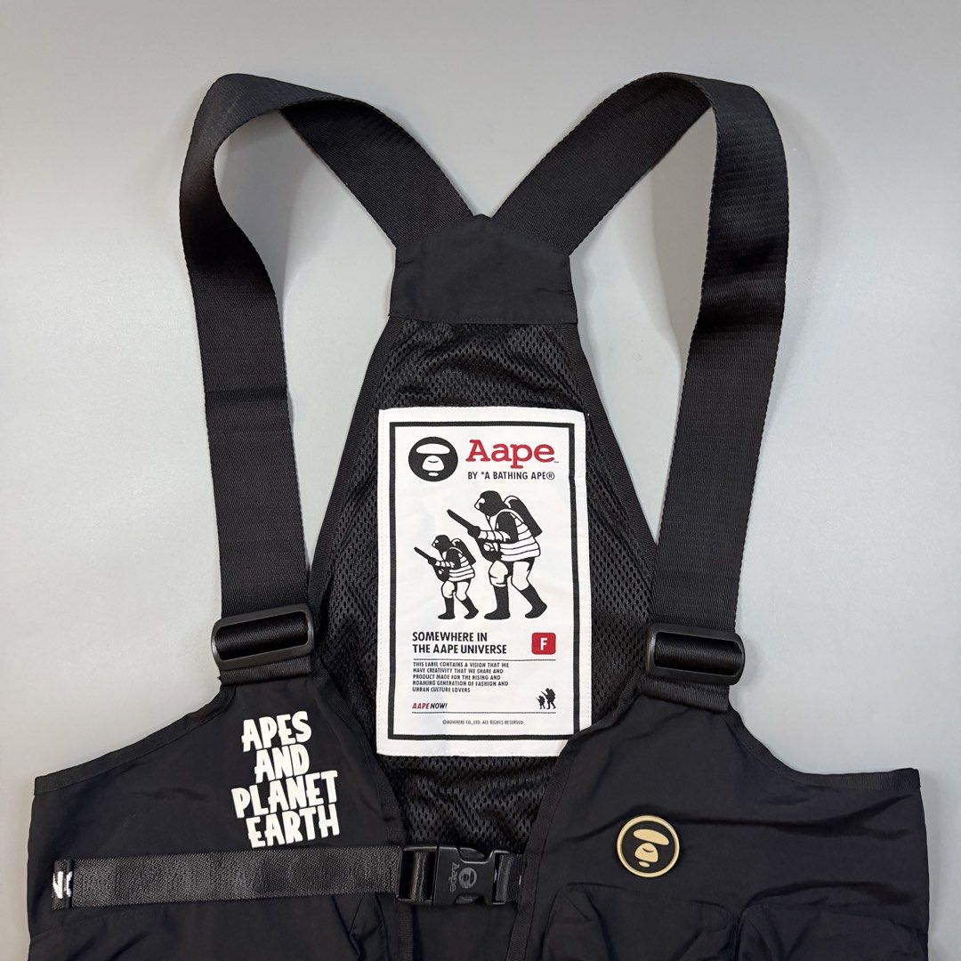 (Rare) Aape - Bathing Ape - Vest Multipocket (Category: Vests) located in Paranaque City. Submitted by millennial_goodz (Listing ID 1464897661, Image 2). Description: WTS (Rare) Aape - Bathing Ape - Vest Multipocket Free Size Fits Medium to Large Authentic P2,000 only DM.