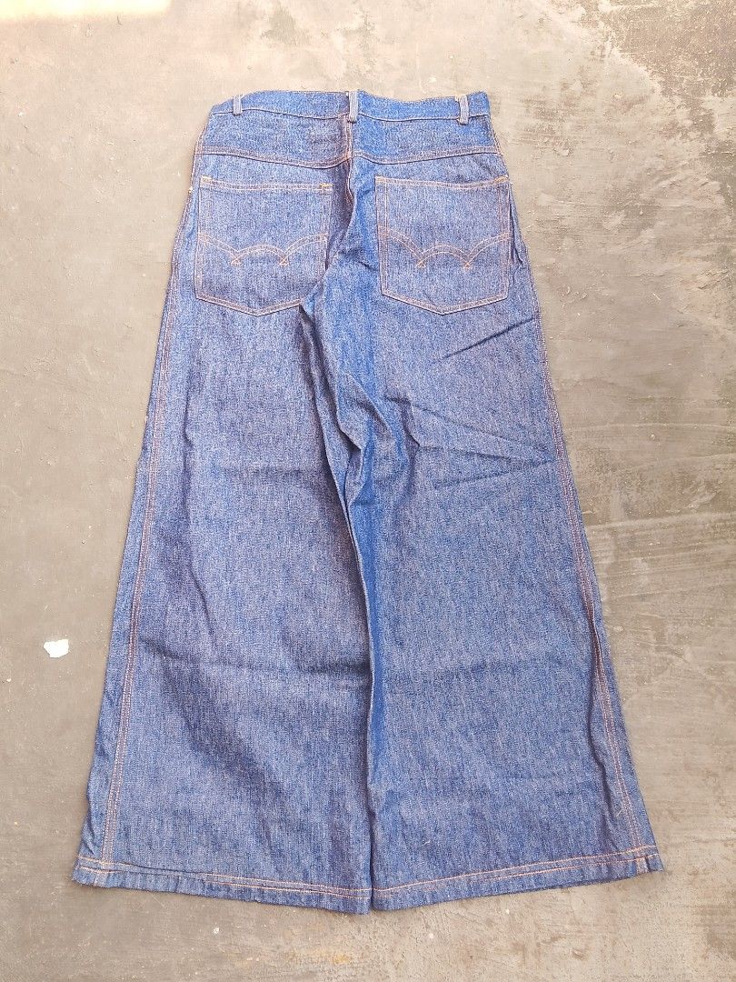 Raw denim baggy jeans (Category: Jeans) located in Dasmarinas. Submitted by ccakesfinds (Listing ID 1464816188, Image 2). Description: Waist 30-31 Length 41 Leg opening 13.