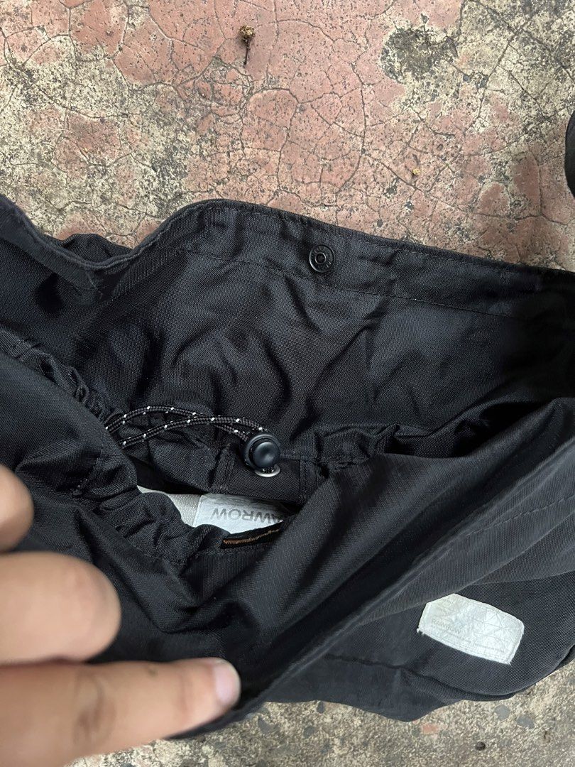 RAWROW String Cross Bag (Category: Sling Bags) located in Dapitan. Submitted by gelbread (Listing ID 1464909669, Image 3). Description: .
