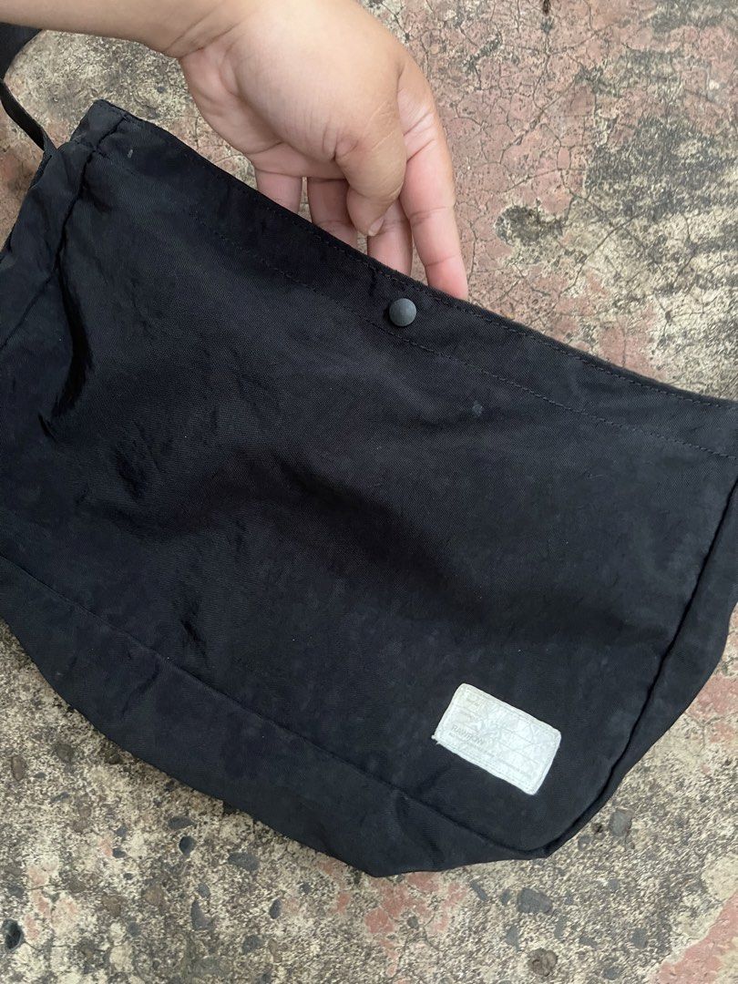 RAWROW String Cross Bag (Category: Sling Bags) located in Dapitan. Submitted by gelbread (Listing ID 1464909669, Image 2). Description: .