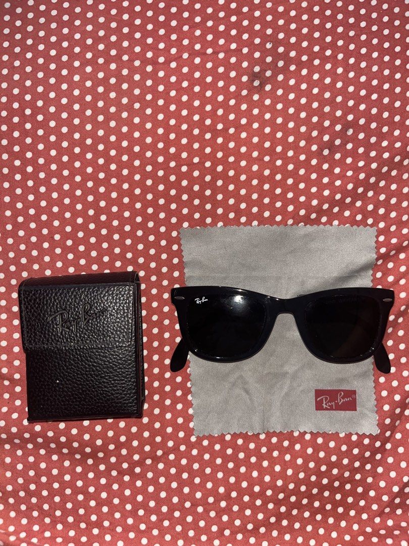 Ray-Ban Folding Wayfarer Negotiable (Category: Sunglasses & Eyewear) located in Manila. Submitted by turkssss (Listing ID 1464817492, Image 2). Description: FOR SALE ! ₱5000 only RAY-BAN FOLDING WAYFARER RB4105 POLISHED BLACK G15 LENSES LENS SIZE : 50 BRIDGE SIZE : 22 NO ISSUE BRAND NEW CONDITION VIA LBC / MEET UP BACOLOD AREA.