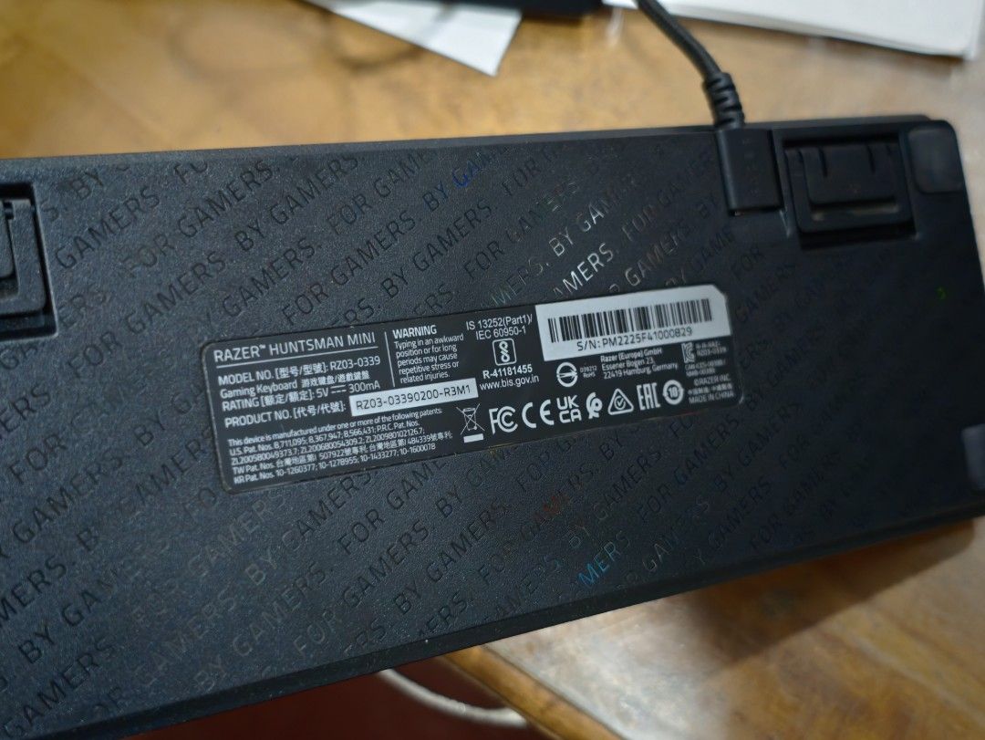 Razer Huntsman Mini 2020 (Category: Computer Keyboard) located in San Fernando. Submitted by ronbelleza (Listing ID 1464853508, Image 2). Description: like new with box seldomly used..