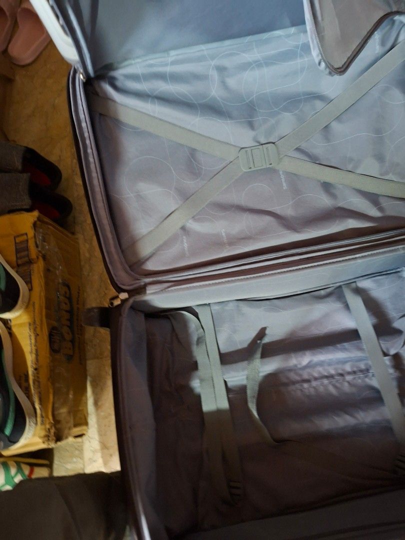 REPRICED ! Samsonite Black Softside Spinner Luggage 16 x 22 inch Medium (Category: Luggage) located in Bulacan. Submitted by rafaesarisari (Listing ID 1460027457, Image 2). Description: - Brand: Samsonite - Type: Softside Luggage - Color: Black - Features: Wheels for easy rolling, front pockets for quick access - Condition: Used, with some scuffs on the bottom from normal wear. - Suitability: Great for travel, plenty of life left. No major issue.